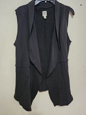 dylan Open Front Sleeveless Vest in Black